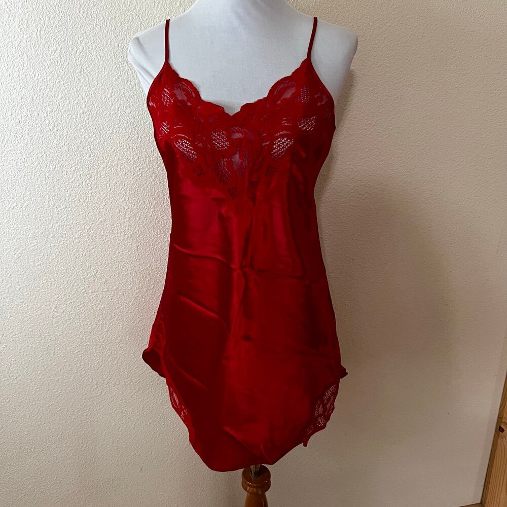 Victoria’s Secret VS Vintage Gold Label red satin lace slip lingerie MEDIUM